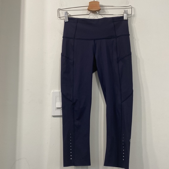 Lululemon Fast & Free Crop (19”) Midnight Navy Size 4 - Picture 10 of 16
